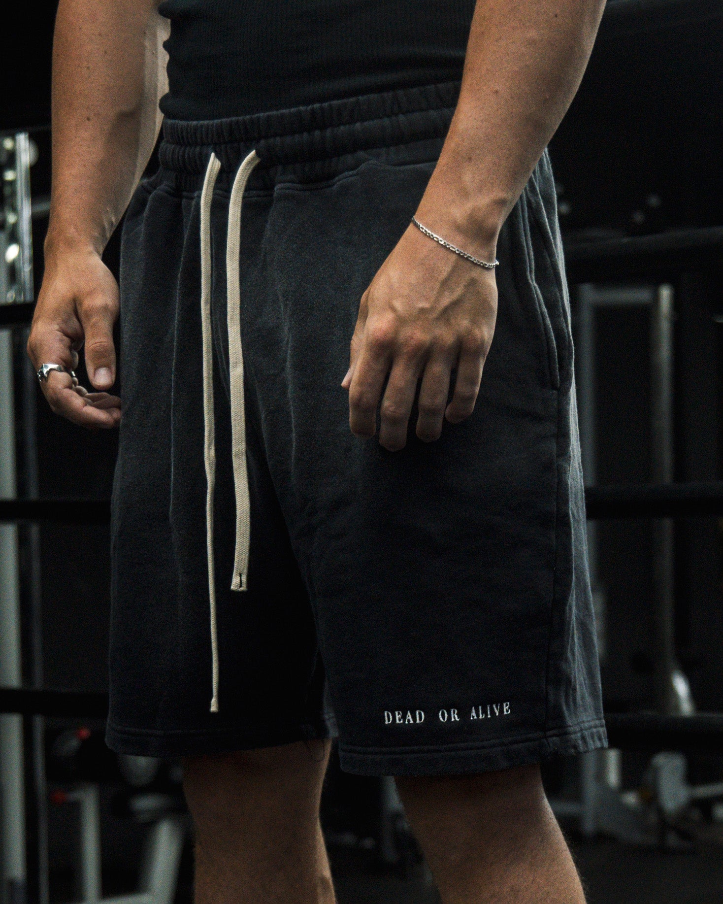 WHITE BEARD COTTON SHORTS