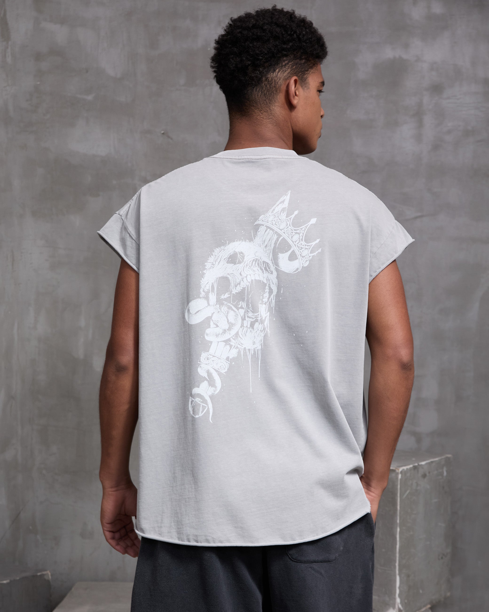 THE KING IS DEAD MUSCLE TEE