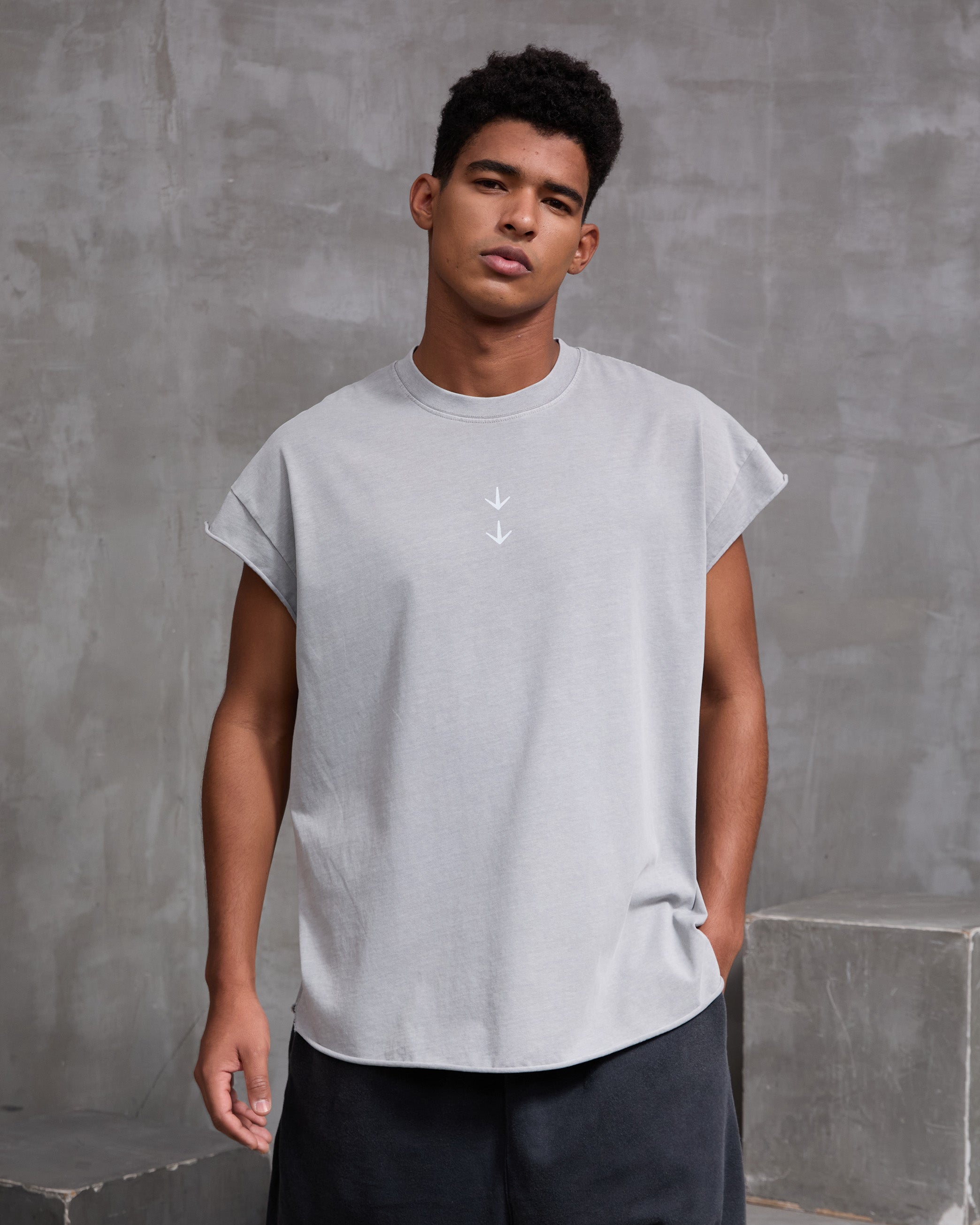 THE KING IS DEAD MUSCLE TEE