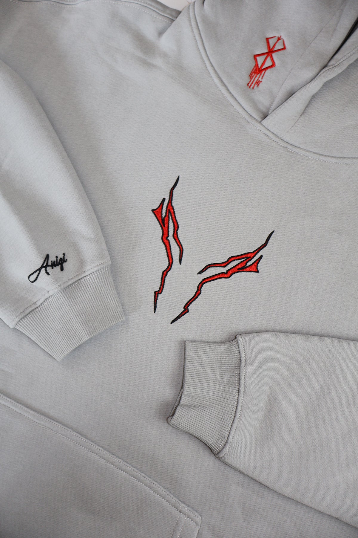 BEAST OF DARKNESS HOODIE ANIQI