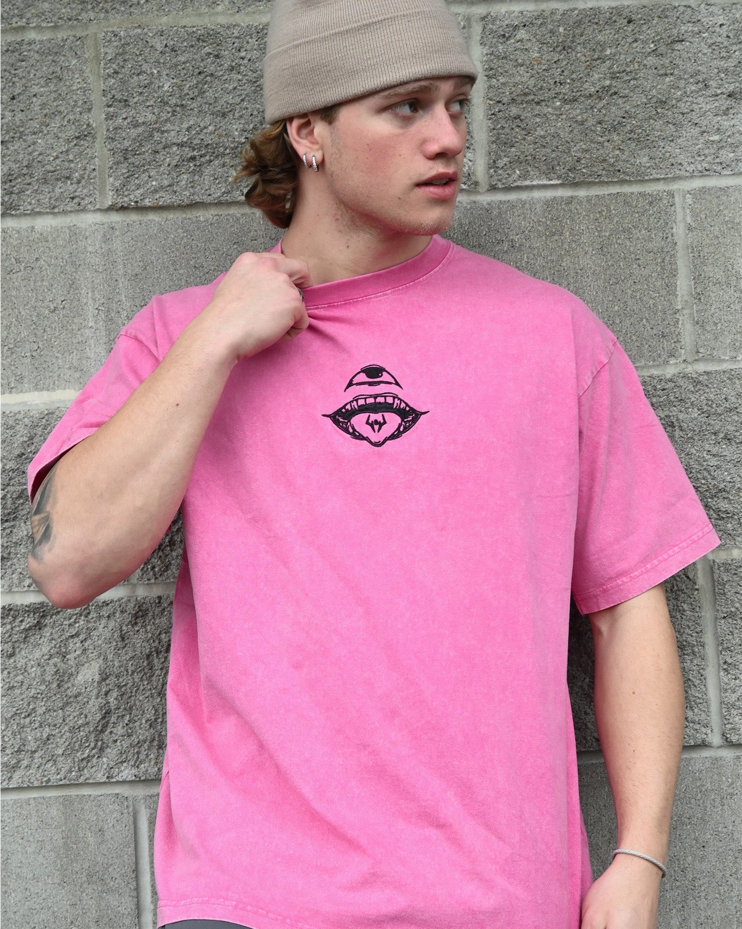 KING OF CURSES EMBROIDERED ACID WASH TEE  ANIQI