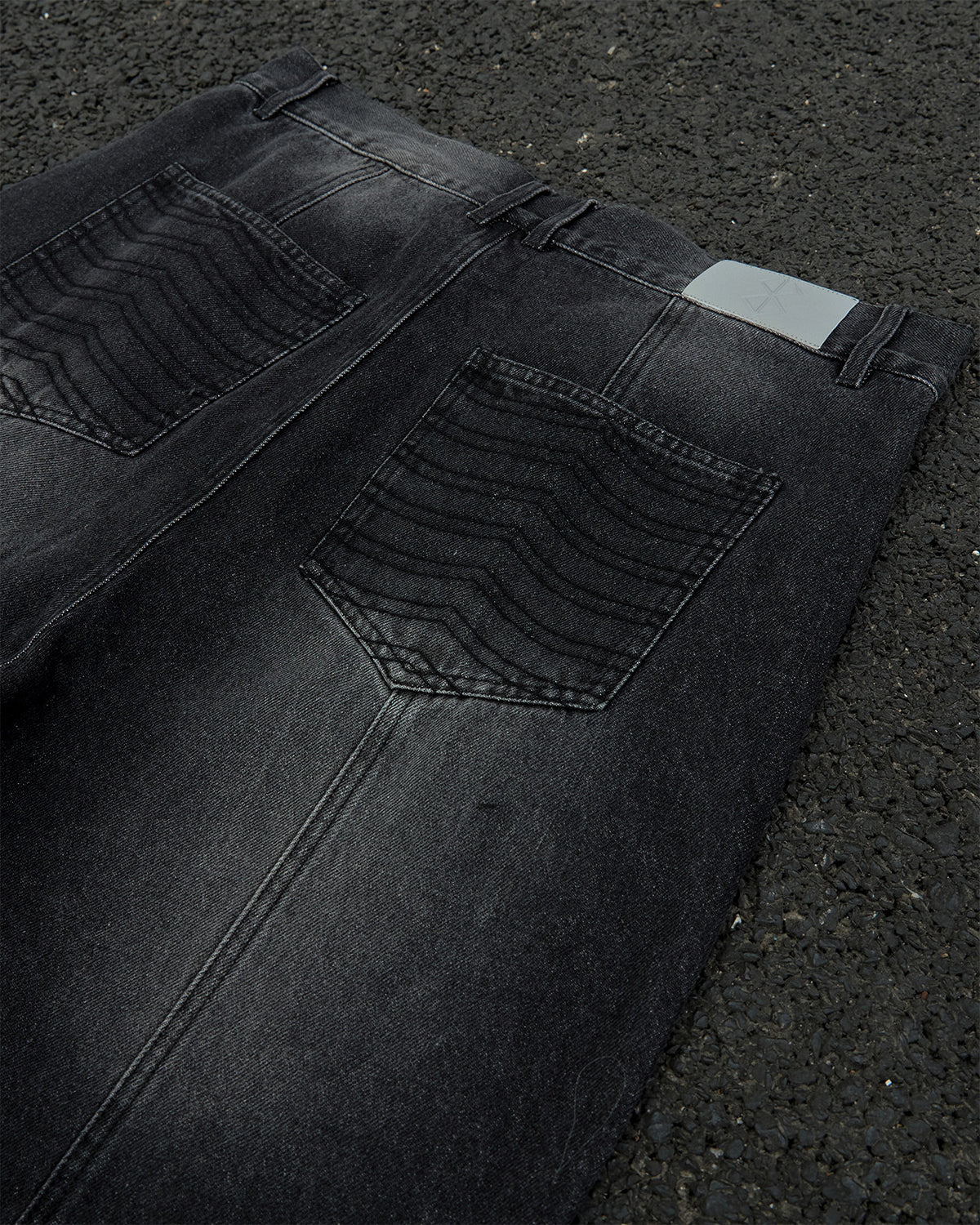BERSERK JEANS
