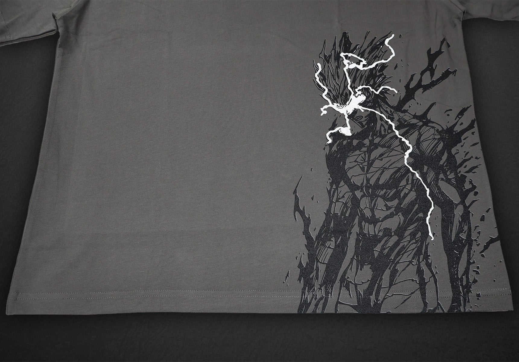 GAROU TEE