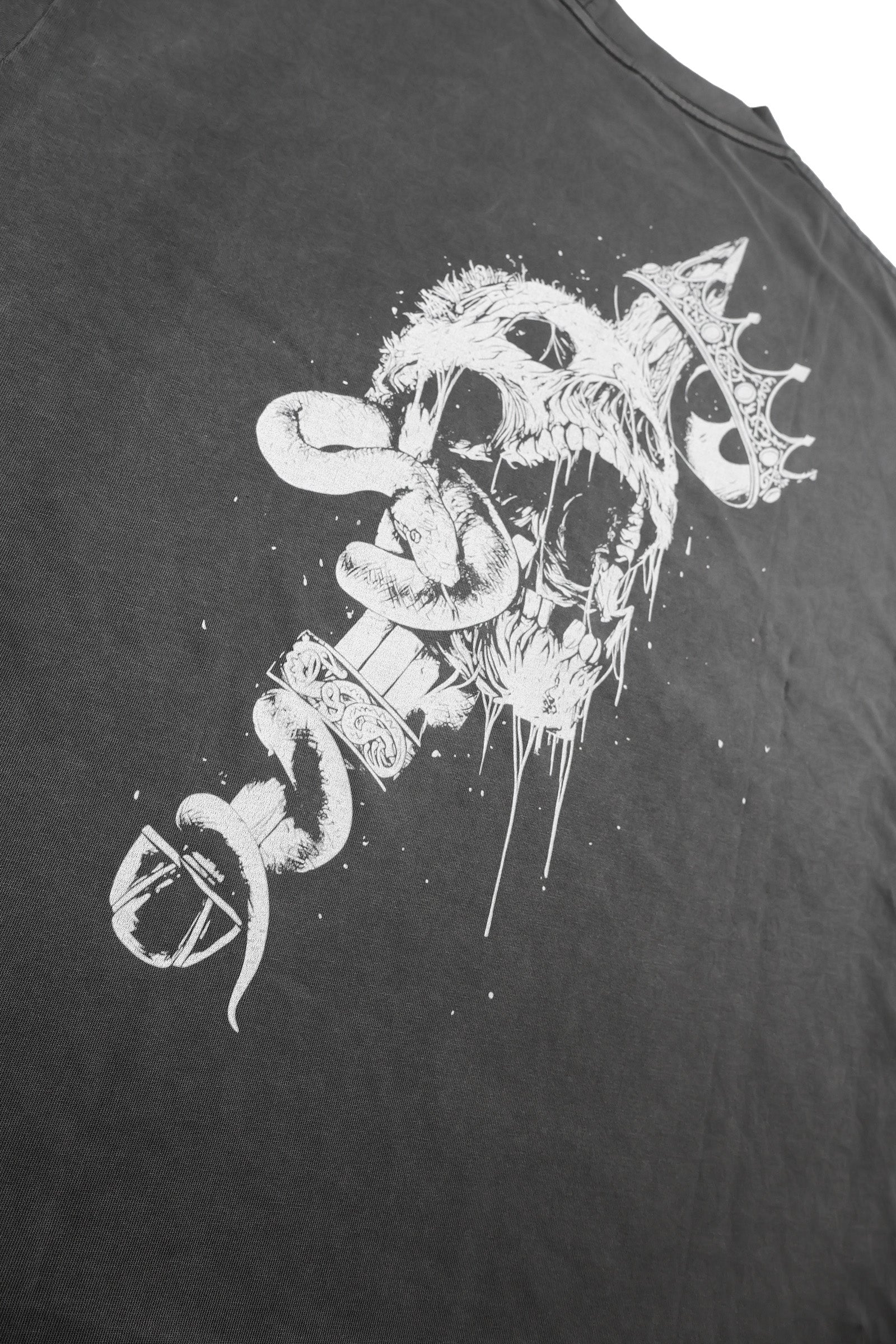 THE KING IS DEAD WASH TEE