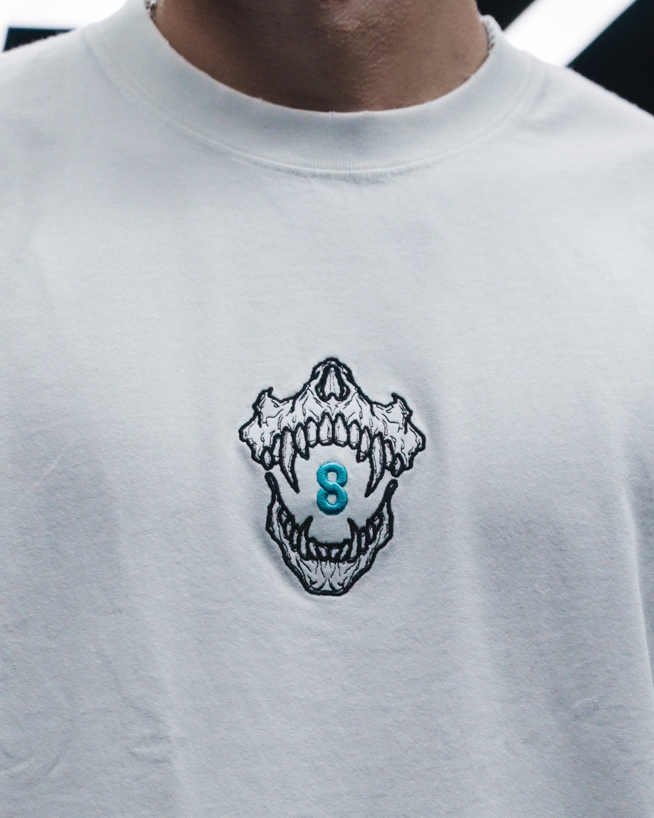 NO.8 TEE