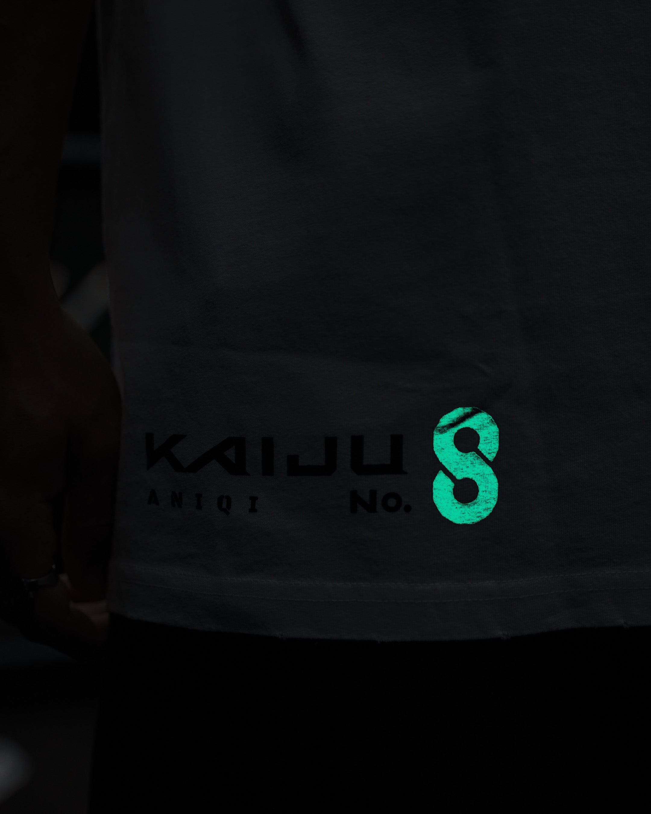 NO.8 TEE